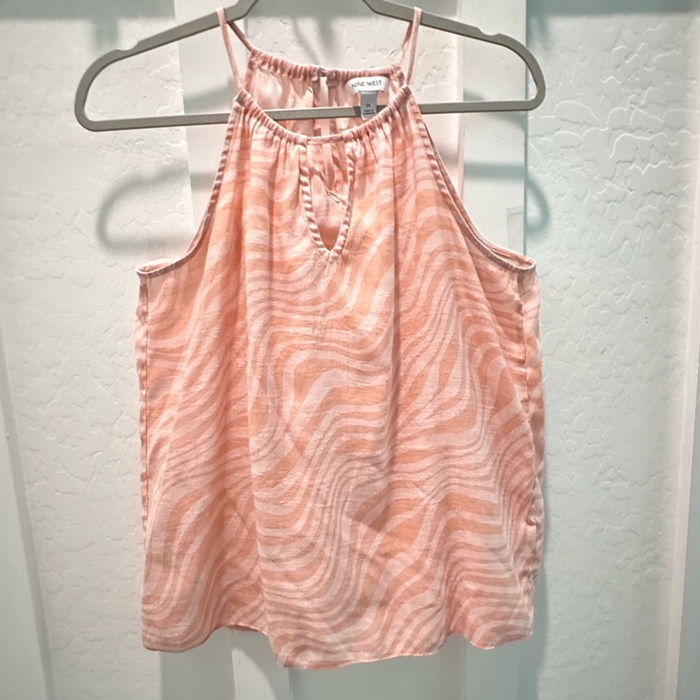 Nine West‎ high neck keyhole tank Peach Swirl print